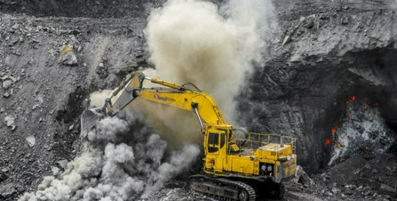 Φωτιά καίει εδώ και 100 χρόνια σε ανθρακωρυχείο της Ινδίας